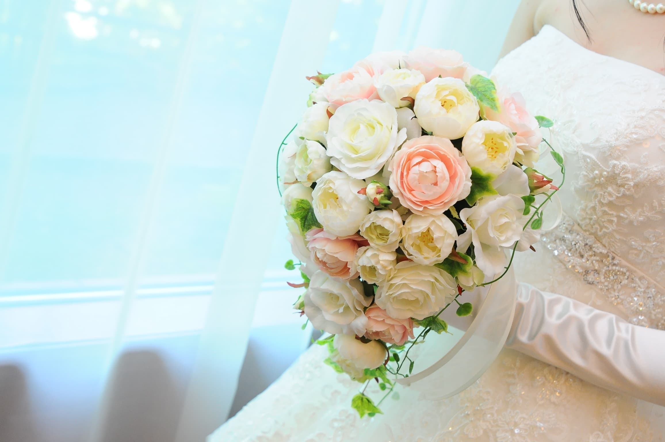 ドロップ型のブーケのオーダーメイド承ります。造花