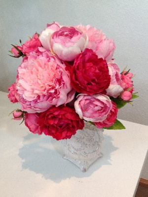 シャクヤクとバラのクラッチブーケ　造花