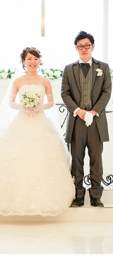 高級造花専門店アンクラフトはオーダーメイドでウェディングブーケの制作をしております。お花の事がわからなくても大丈夫。イメージ画像を送っていただければ花嫁様のイメージしているブーケを形にします。相談は無料。国家資格を持つ専門のスタッフが対応いたしますので安心してご相談ください。兵庫県・大阪・関西からのお問合せが沢山。