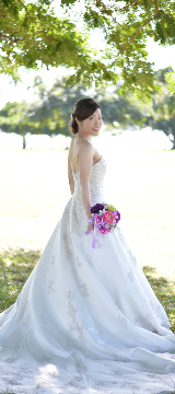 高級造花専門店アンクラフトはオーダーメイドでウェディングブーケの制作をしております。お花の事がわからなくても大丈夫。イメージ画像を送っていただければ花嫁様のイメージしているブーケを形にします。相談は無料。国家資格を持つ専門のスタッフが対応いたしますので安心してご相談ください。兵庫県・大阪・関西からのお問合せが沢山。