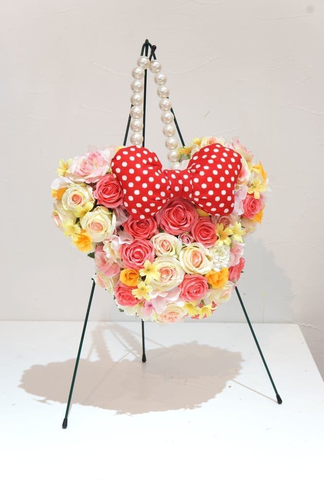 高級造花専門店アンクラフトはオーダーメイドでウェディングブーケの制作をしております。お花の事がわからなくても大丈夫。イメージ画像を送っていただければ花嫁様のイメージしているブーケを形にします。相談は無料。国家資格を持つ専門のスタッフが対応いたしますので安心してご相談ください。兵庫県・大阪・関西からのお問合せが沢山。