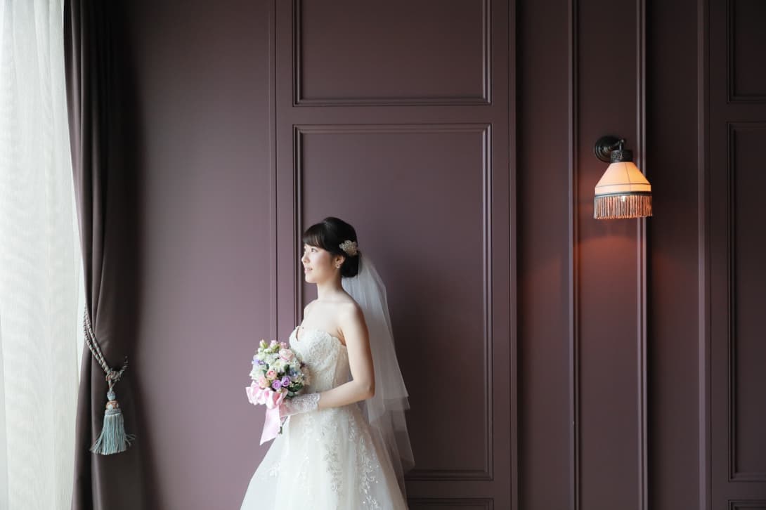 高級造花専門店アンクラフトはオーダーメイドでウェディングブーケの制作をしております。お花の事がわからなくても大丈夫。イメージ画像を送っていただければ花嫁様のイメージしているブーケを形にします。相談は無料。国家資格を持つ専門のスタッフが対応いたしますので安心してご相談ください。兵庫県・大阪・関西からのお問合せが沢山。