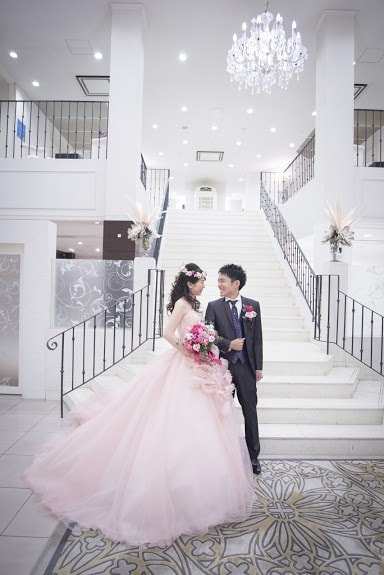 高級造花専門店アンクラフトはオーダーメイドでウェディングブーケの制作をしております。お花の事がわからなくても大丈夫。イメージ画像を送っていただければ花嫁様のイメージしているブーケを形にします。相談は無料。国家資格を持つ専門のスタッフが対応いたしますので安心してご相談ください。兵庫県・大阪・関西からのお問合せが沢山。