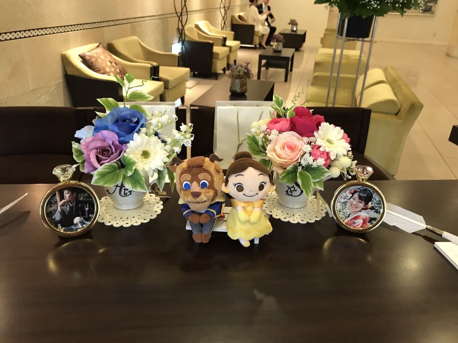 高級造花専門店アンクラフトはオーダーメイドでウェディングブーケの制作をしております。お花の事がわからなくても大丈夫。イメージ画像を送っていただければ花嫁様のイメージしているブーケを形にします。相談は無料。国家資格を持つ専門のスタッフが対応いたしますので安心してご相談ください。兵庫県・大阪・関西からのお問合せが沢山。