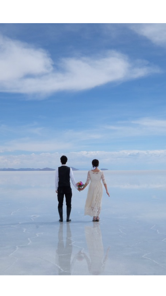 高級造花専門店アンクラフトはオーダーメイドでウェディングブーケの制作をしております。お花の事がわからなくても大丈夫。イメージ画像を送っていただければ花嫁様のイメージしているブーケを形にします。相談は無料。国家資格を持つ専門のスタッフが対応いたしますので安心してご相談ください。兵庫県・大阪・関西からのお問合せが沢山。