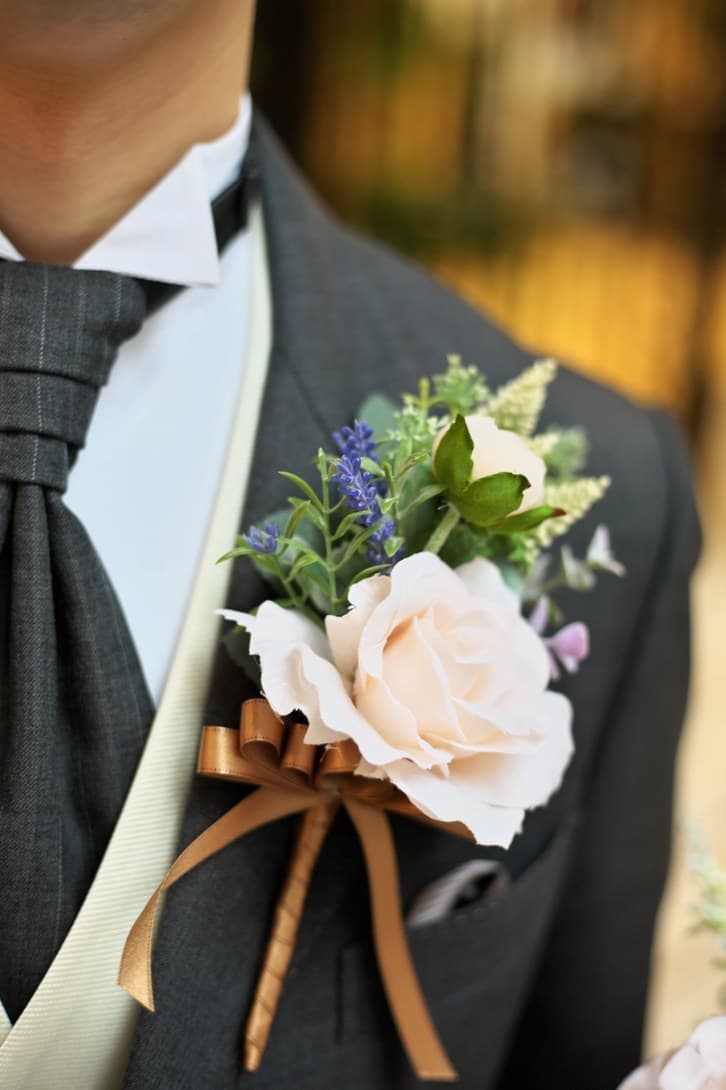 高級造花専門店アンクラフトはオーダーメイドでウェディングブーケの制作をしております。お花の事がわからなくても大丈夫。イメージ画像を送っていただければ花嫁様のイメージしているブーケを形にします。相談は無料。国家資格を持つ専門のスタッフが対応いたしますので安心してご相談ください。兵庫県・大阪・関西からのお問合せが沢山。