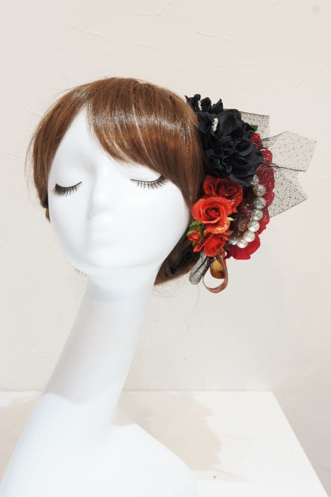 高級造花専門店アンクラフトは１級フラワー装飾技能士がアーティフィシャルフラワー（造花）を使用し、ご希望のアレンジメント、髪飾り、ブーケをオーダーメイドで制作致します。結婚記念日やお見舞いの花、花言葉に合わせたお花の贈り物や開店花、待合室用、応接用花、個性的な髪飾りや派手な花、大人可愛い、おしゃれなバラなどどんなオーダーでもお気軽にお問い合わせください。大阪、兵庫県、関西からアクセスが簡単。