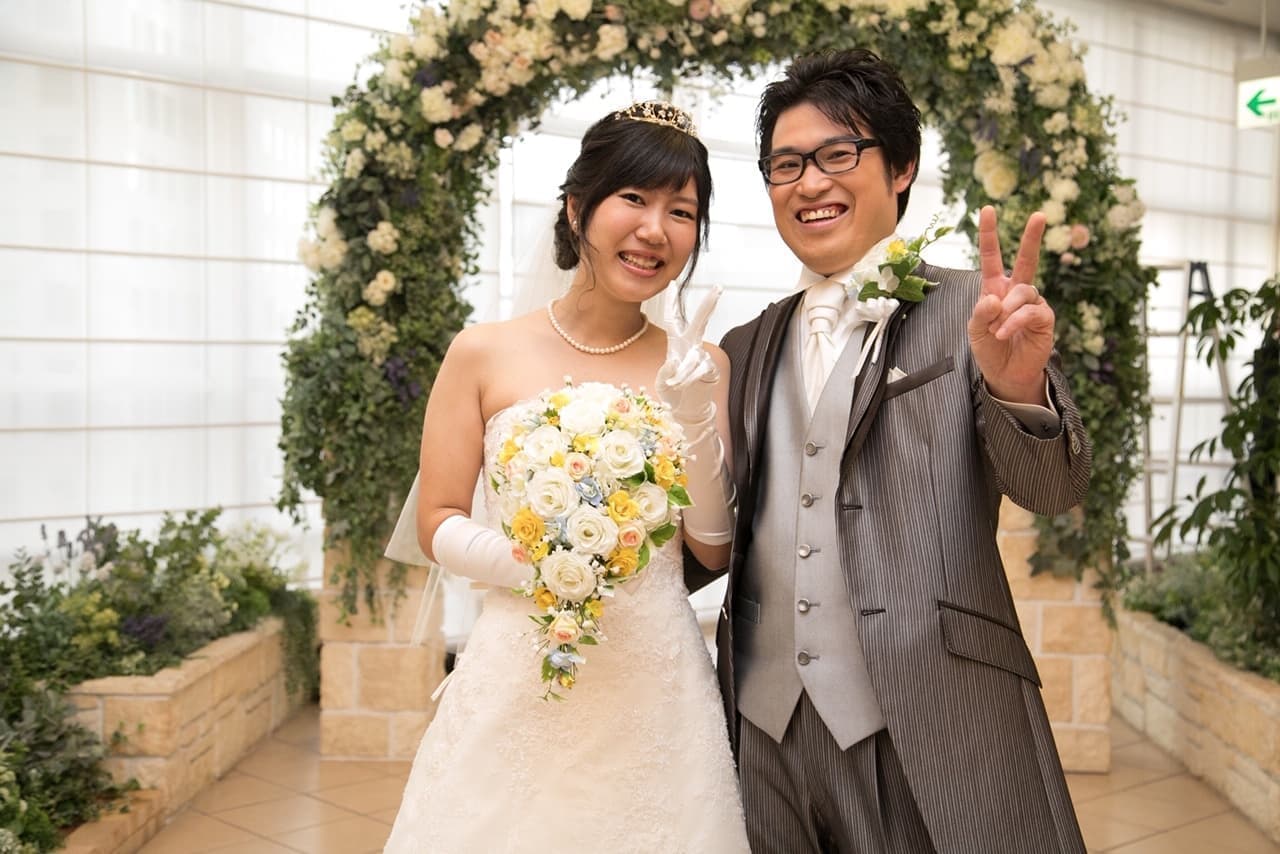 高級造花専門店アンクラフトは１級フラワー装飾技能士がアーティフィシャルフラワー（造花）で結婚式、ウェディングブーケ、髪飾り、ウェルカムボードなど無料相談開催。安くて低価格のブーケを10,000円からオーダーできます。ブーケのレッスン、只今レッスン料無料。おしゃれなブーケを制作致します。阪神電車、鳴尾・武庫川女子大駅。大阪、兵庫県、関西、西宮の隠れ家地下１階店舗あります。