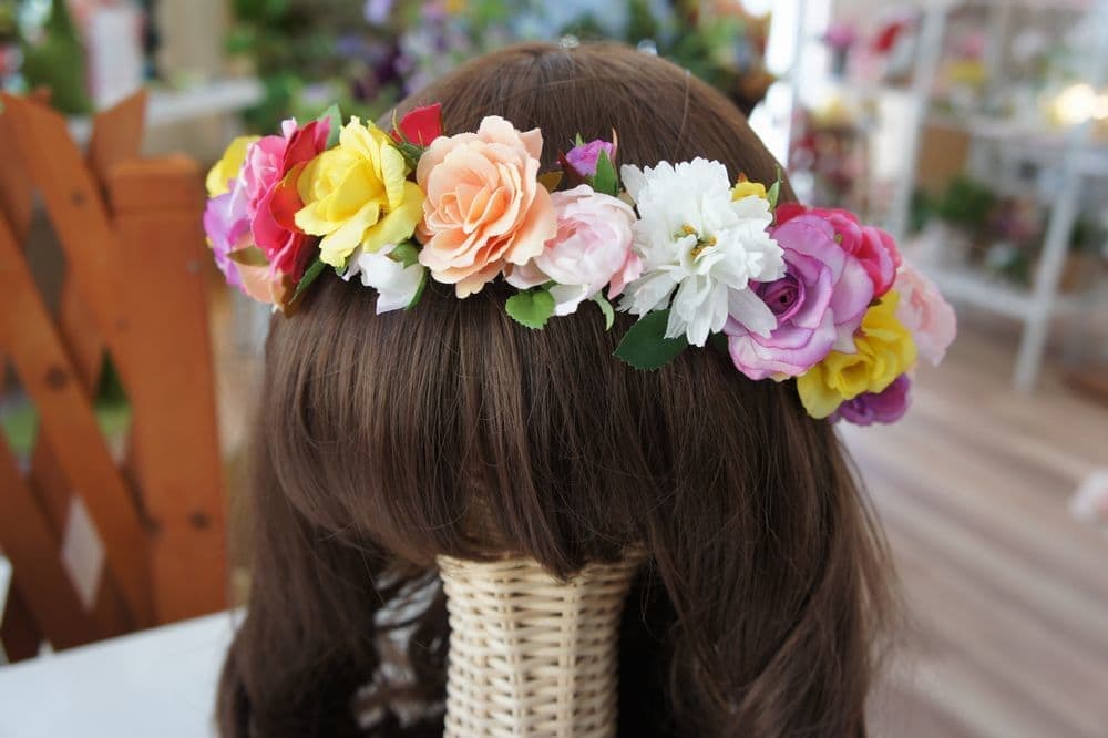 花冠　可愛い　個性的　高級造花専門店アンクラフトはアーティフィシャルフラワー（高級造花）専門店です。生花のような繊細なお花なのに枯れずにお手入れ不要なところが人気になっています。オーダーメイドの髪飾りを承っております。成人式用・結婚式用・披露宴・パーティ用・七五三御祝い等ご用意しております。　国家資格1級　大阪　関西　兵庫県