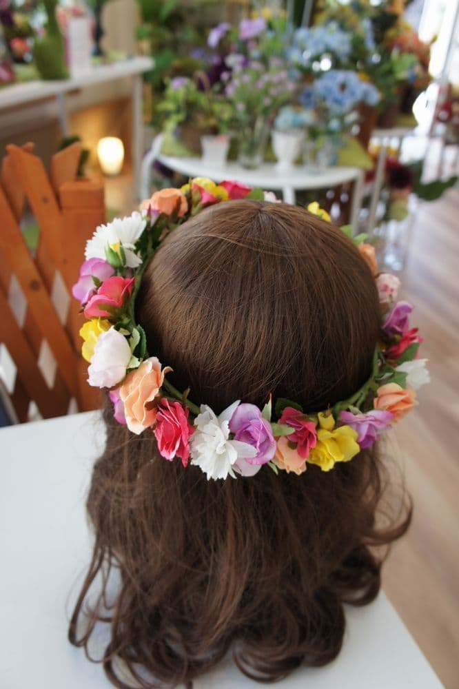 花冠　可愛い　個性的　高級造花専門店アンクラフトはアーティフィシャルフラワー（高級造花）専門店です。生花のような繊細なお花なのに枯れずにお手入れ不要なところが人気になっています。オーダーメイドの髪飾りを承っております。成人式用・結婚式用・披露宴・パーティ用・七五三御祝い等ご用意しております。　国家資格1級　大阪　関西　兵庫県