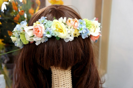 花冠　可愛い　個性的　高級造花専門店アンクラフトはアーティフィシャルフラワー（高級造花）専門店です。生花のような繊細なお花なのに枯れずにお手入れ不要なところが人気になっています。オーダーメイドの髪飾りを承っております。成人式用・結婚式用・披露宴・パーティ用・七五三御祝い等ご用意しております。　国家資格1級　大阪　関西　兵庫県