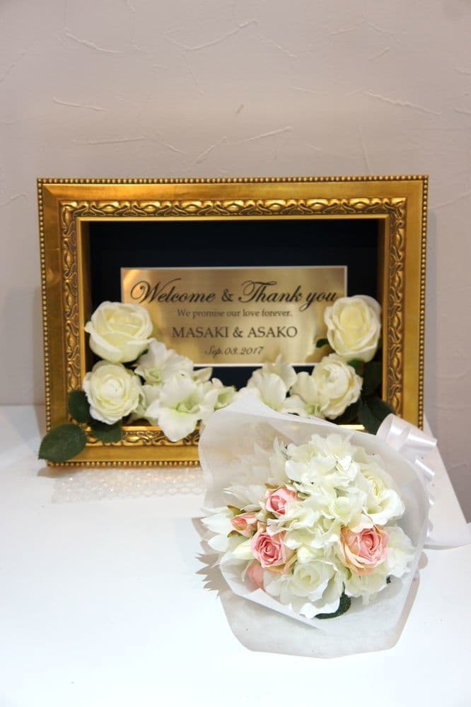 アンクラフトの花教室は超初心者様向けの1DAYレッスン。アーティフィシャルフラワーやお花を触った事の無い方・未経験の方専門なので大丈夫です。好きなお花を選んでアレンジメント、ブーケ、リース、壁掛け、花束など好きな作品を作りましょう。お祝いやご自宅用、記念日にも喜ばれます。国家資格を持つプロがマンツーマンで指導。２時間完結の造花のレッスンです。大阪、兵庫県、関西からでもアクセスOK。