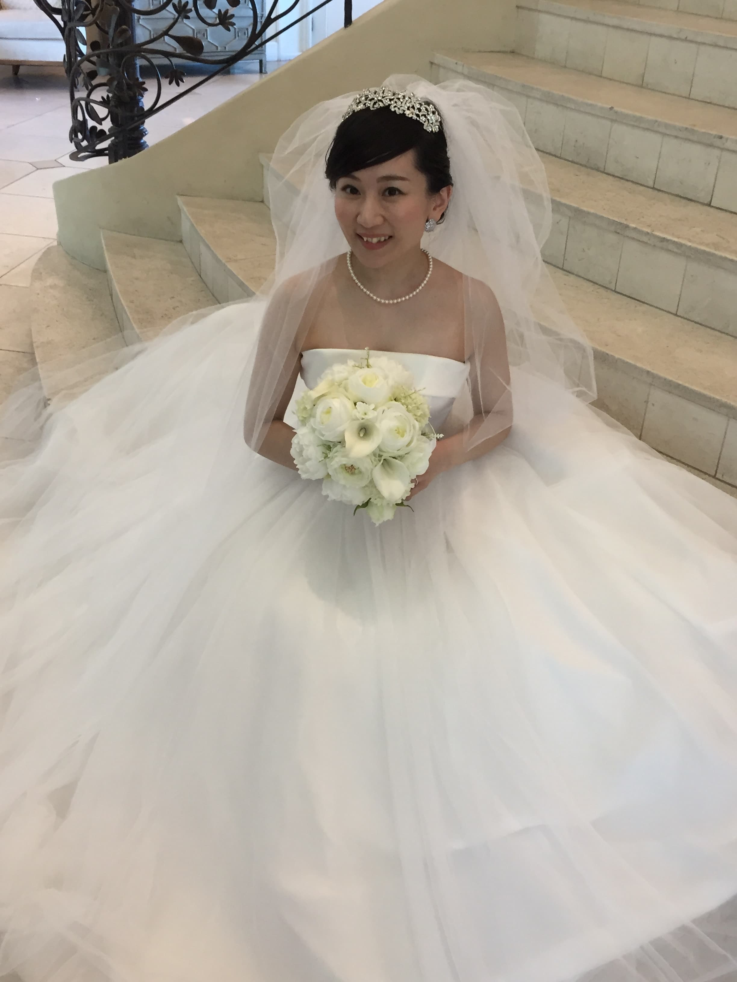 アンクラフトの花教室は超初心者様向けの1DAYレッスン。アーティフィシャルフラワーやお花を触った事の無い方・未経験の方専門なので大丈夫です。好きなお花を選んでアレンジメント、ブーケ、リース、壁掛け、花束など好きな作品を作りましょう。お祝いやご自宅用、記念日にも喜ばれます。国家資格を持つプロがマンツーマンで指導。２時間完結の造花のレッスンです。大阪、兵庫県、関西からでもアクセスOK。