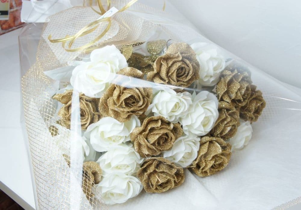 白とゴールドの花束　造花　オーダーメイド　西宮市