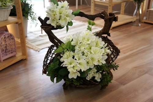 シャクナゲのアレンジメント　アーティフィシャルフラワー　オーダーメイド承ります。