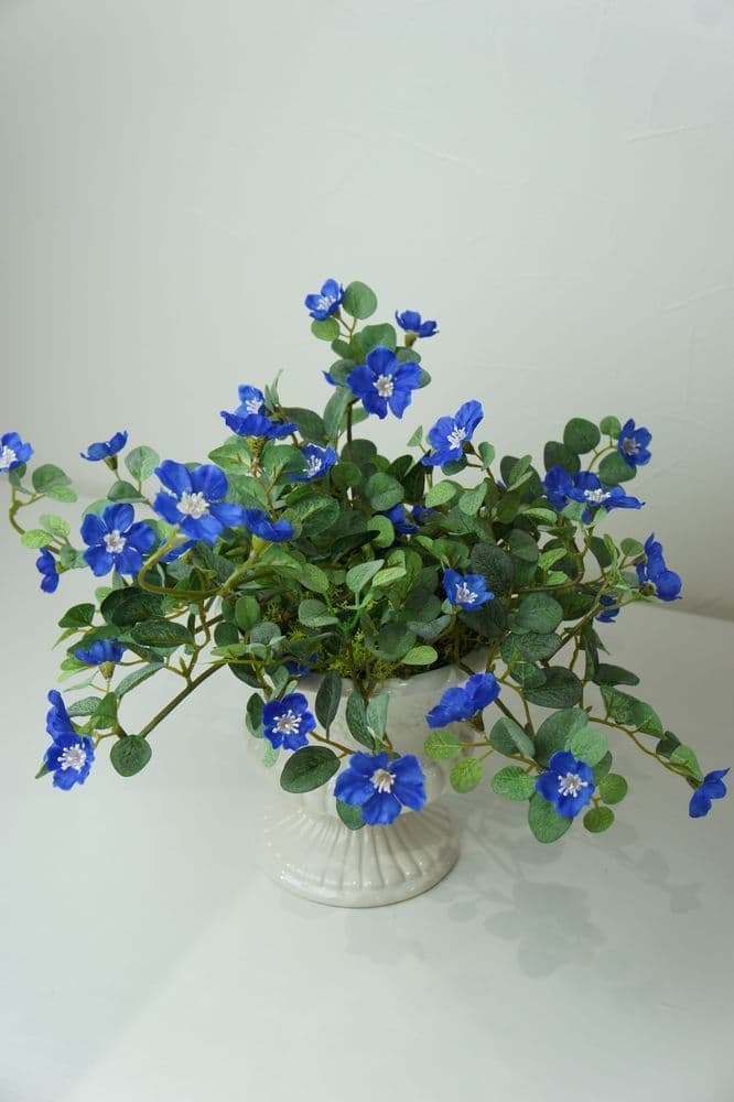 アメリカンブルー　アニメキャラクターグッズ　高級造花専門店アンクラフトは１級フラワー装飾技能士がアーティフィシャルフラワー（造花）を使用し、ご希望のアレンジメント、髪飾り、ブーケをオーダーメイドで制作致します。結婚記念日やお見舞いの花、花言葉に合わせたお花の贈り物や開店花、待合室用、応接用花、個性的な髪飾りや派手な花、大人可愛い、おしゃれなバラなどどんなオーダーでもお気軽にお問い合わせください。大阪、兵庫県、関西からアクセスが簡単。