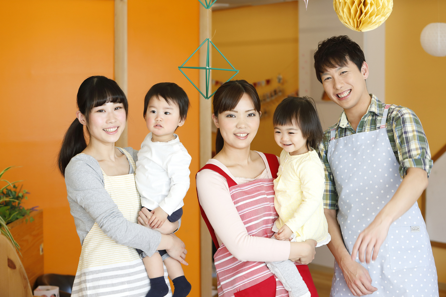 店舗の空間に馴染む造花の装飾