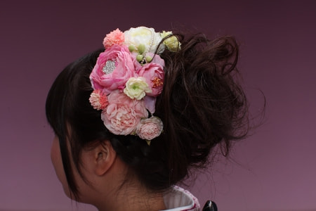 高級造花専門店アンクラフトはアーティフィシャルフラワー（高級造花）専門店です。オーダーメイドの髪飾りを承っております。成人式用・結婚式用・披露宴・パーティ用・七五三御祝い等ご用意しております。　国家資格1級　大阪　関西　兵庫県