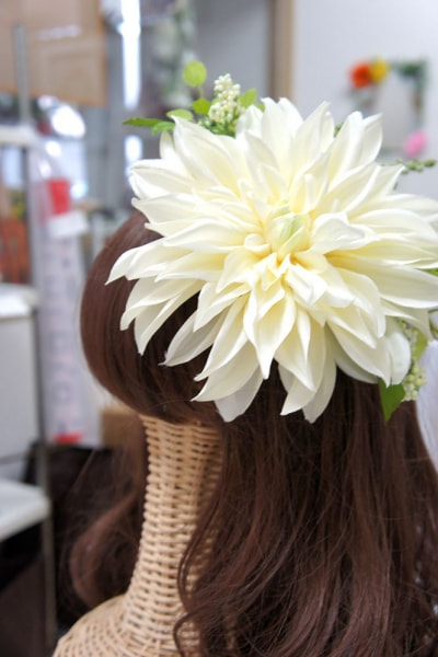 高級造花専門店アンクラフトはアーティフィシャルフラワー（高級造花）専門店です。オーダーメイドの髪飾りを承っております。成人式用・結婚式用・披露宴・パーティ用・七五三御祝い等ご用意しております。　国家資格1級　大阪　関西　兵庫県